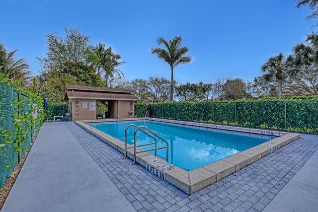 11890 Donlin Drive, Wellington, FL 33414