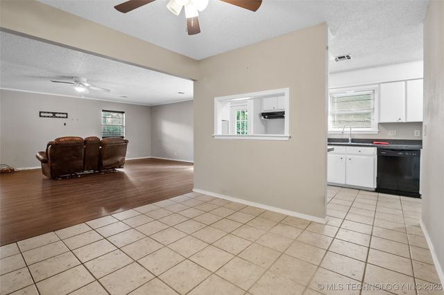 332 Brookline, Bartlesville, OK 74006