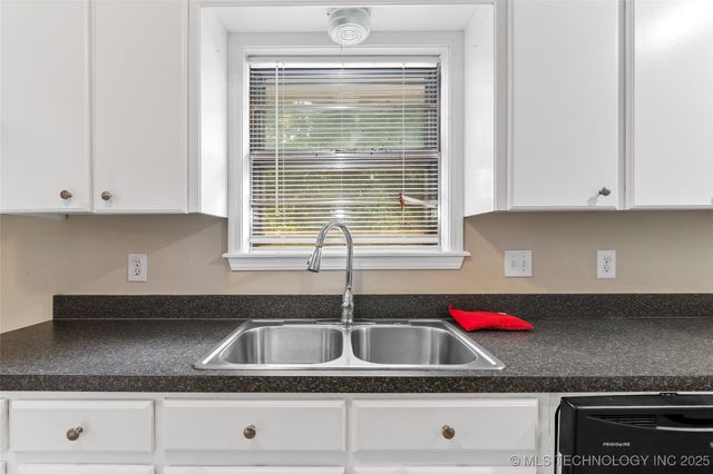 332 Brookline, Bartlesville, OK 74006