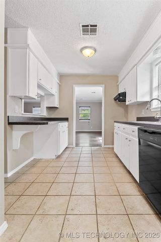 332 Brookline, Bartlesville, OK 74006