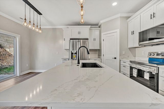 300 ANDERSON ST, Rocky Mount, VA 24151