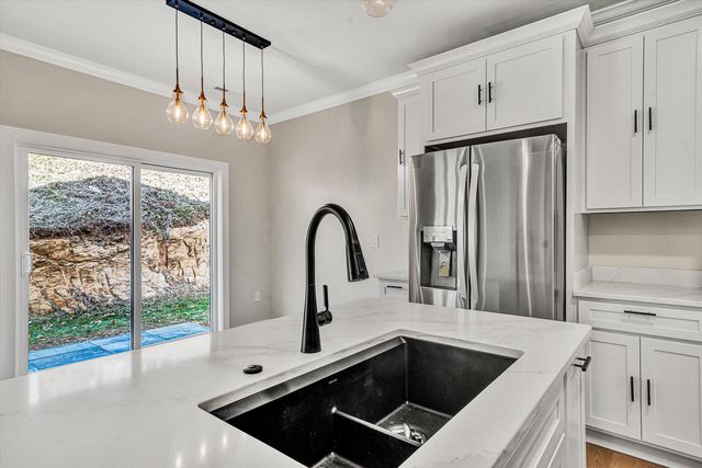 300 ANDERSON ST, Rocky Mount, VA 24151