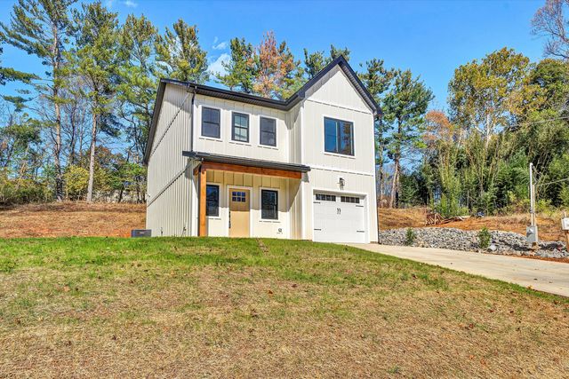 300 ANDERSON ST, Rocky Mount, VA 24151