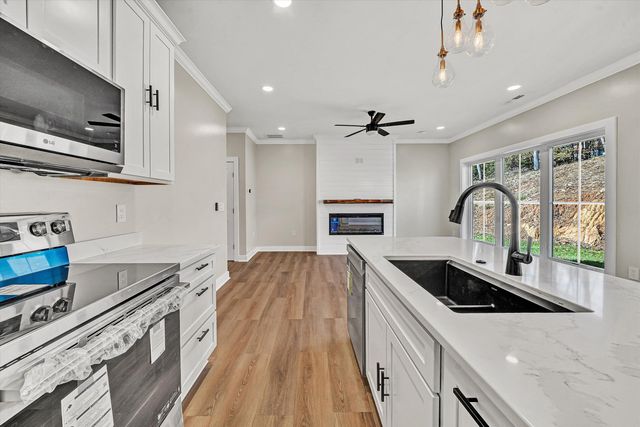 300 ANDERSON ST, Rocky Mount, VA 24151