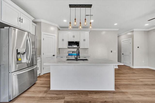 300 ANDERSON ST, Rocky Mount, VA 24151