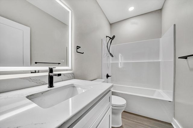 300 ANDERSON ST, Rocky Mount, VA 24151