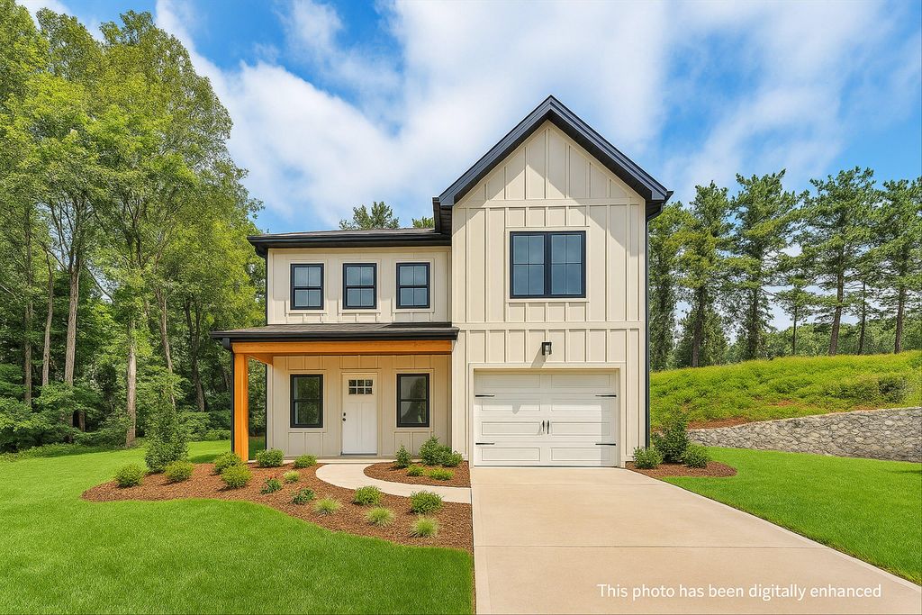 300 ANDERSON ST, Rocky Mount, VA 24151