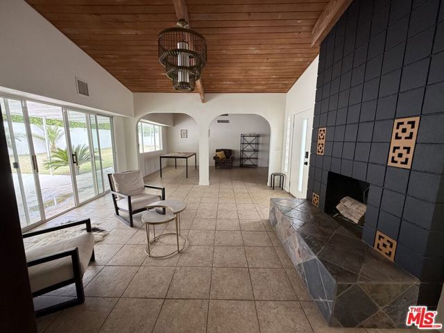 2341 N Duane Road, Palm Springs, CA 92262