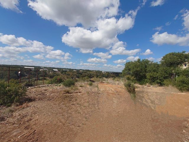 1102 Cliffview DR, Spicewood, TX 78669