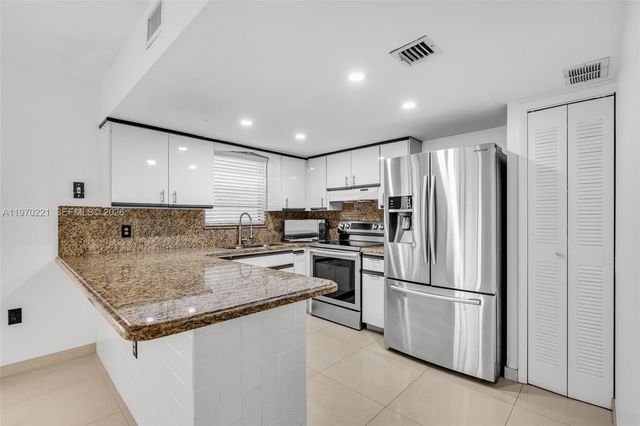 9940 SW 136th Ct, Miami, FL 33186