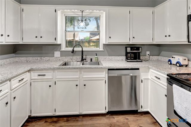 111 Concord Lane, Victoria, TX 77901