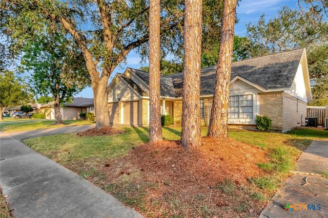 111 Concord Lane, Victoria, TX 77901