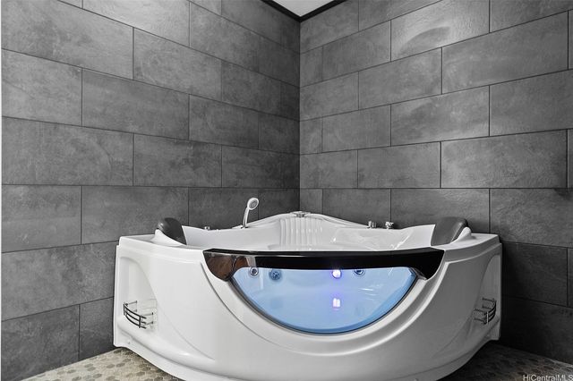 555 University Avenue PH1, Honolulu, HI 96826