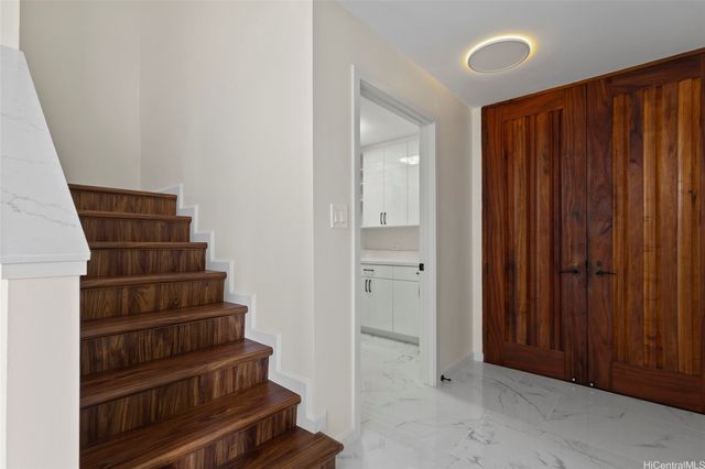 555 University Avenue PH1, Honolulu, HI 96826