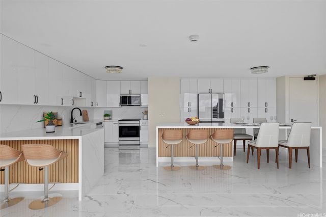 555 University Avenue PH1, Honolulu, HI 96826