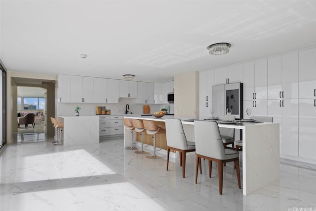 555 University Avenue PH1, Honolulu, HI 96826