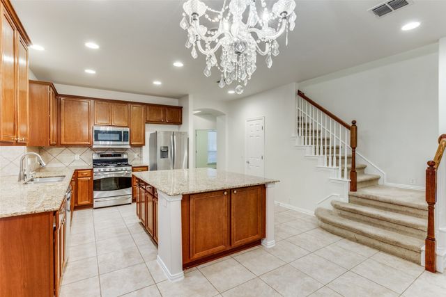 592 Burning Oak Drive, Frisco, TX 75036