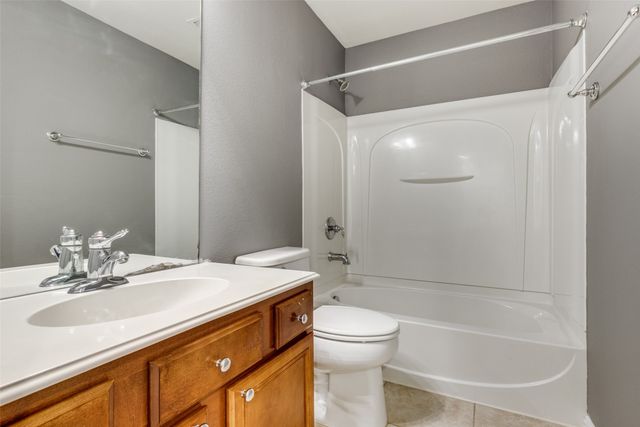 592 Burning Oak Drive, Frisco, TX 75036