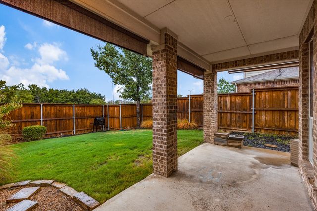 592 Burning Oak Drive, Frisco, TX 75036
