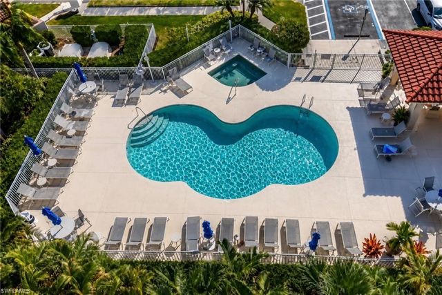 2770 Cypress Trace CIR 2423, Naples, FL 34119