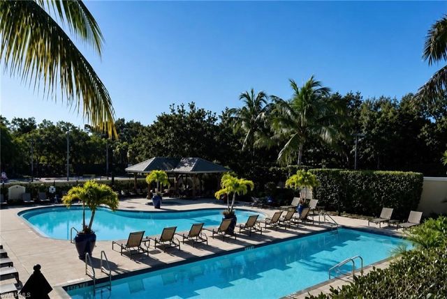 2770 Cypress Trace CIR 2423, Naples, FL 34119