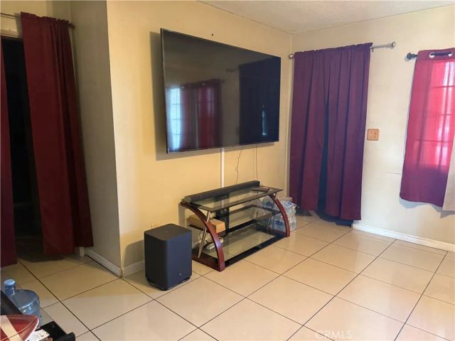 9096 Elm, Fontana, CA 92335
