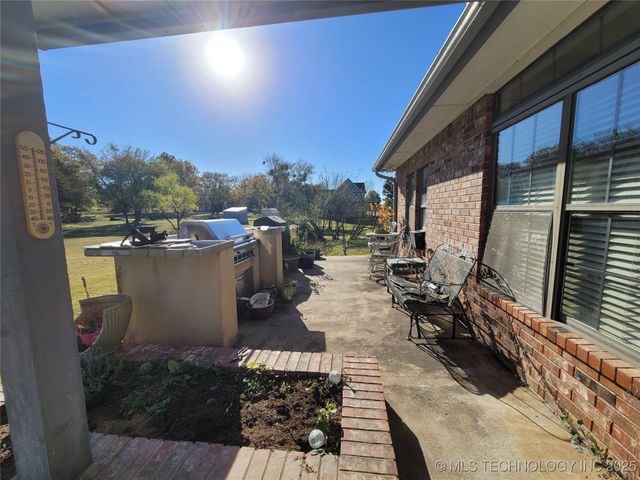 158 N Spinnaker Run, Stigler, OK 74462