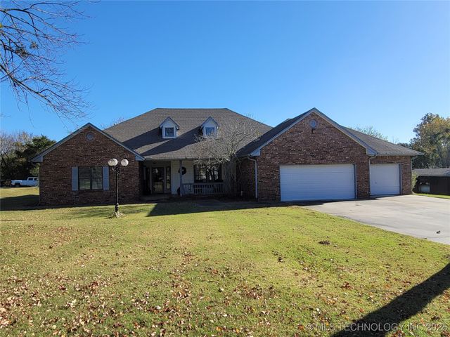 158 N Spinnaker Run, Stigler, OK 74462
