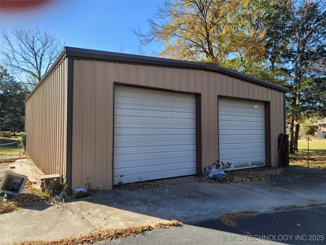 158 N Spinnaker Run, Stigler, OK 74462