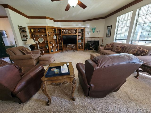 158 N Spinnaker Run, Stigler, OK 74462