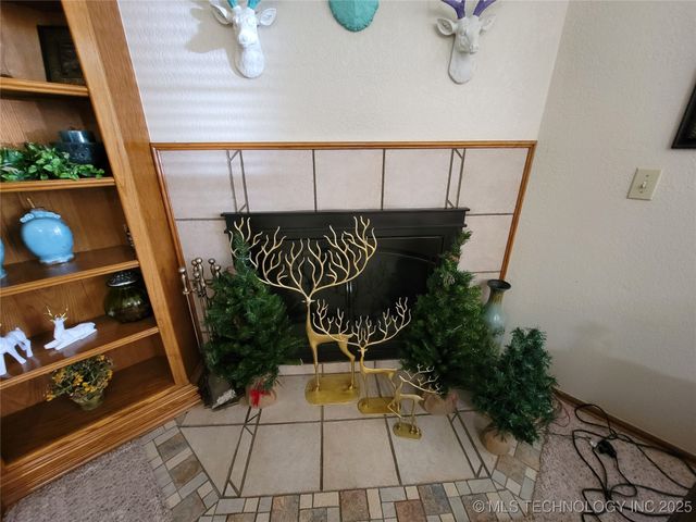 158 N Spinnaker Run, Stigler, OK 74462