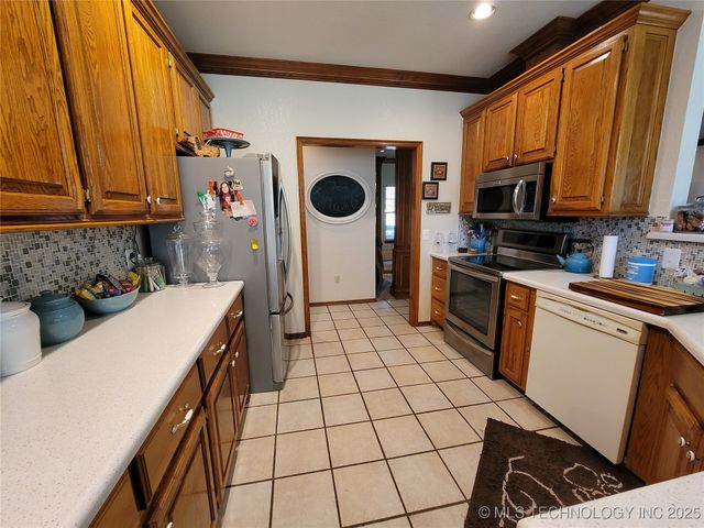 158 N Spinnaker Run, Stigler, OK 74462