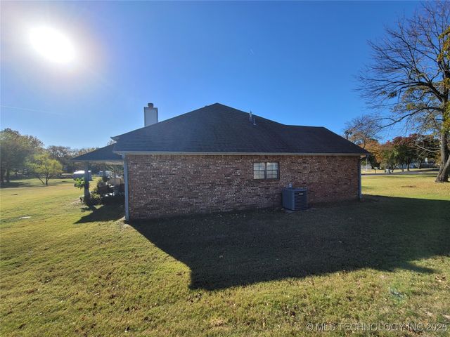 158 N Spinnaker Run, Stigler, OK 74462