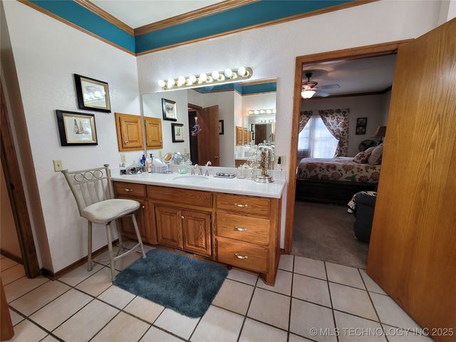 158 N Spinnaker Run, Stigler, OK 74462