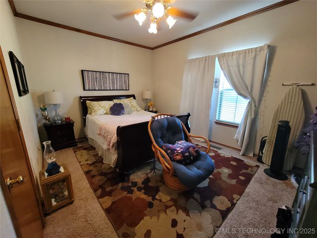 158 N Spinnaker Run, Stigler, OK 74462