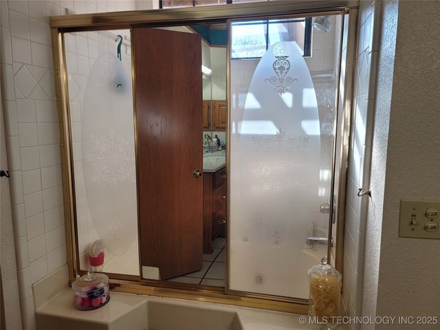 158 N Spinnaker Run, Stigler, OK 74462