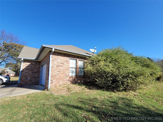 158 N Spinnaker Run, Stigler, OK 74462