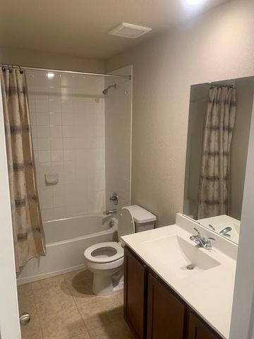 118 Eagle Lake DR, Hutto, TX 78634