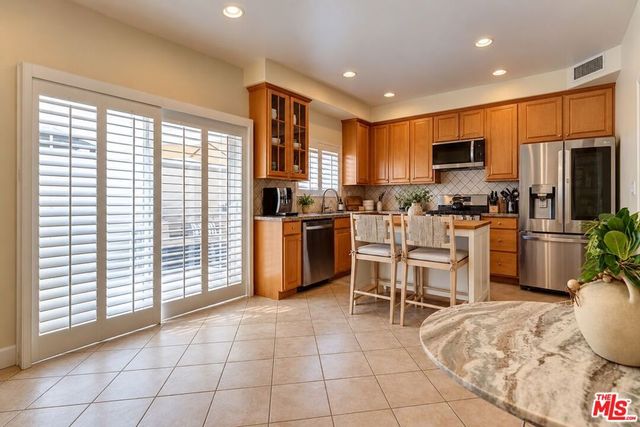 14544 Margate Street 4, Sherman Oaks, CA 91411