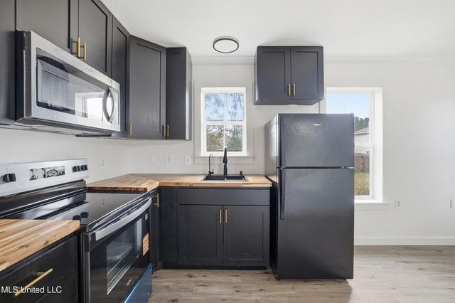 220 Church Lane, Long Beach, MS 39560