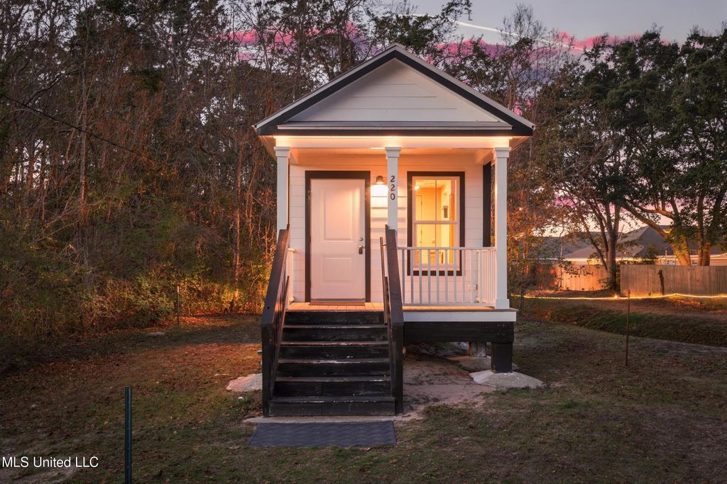 220 Church Lane, Long Beach, MS 39560