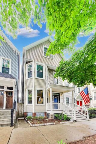 2245 W Melrose Street, Chicago, IL 60618