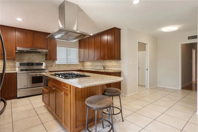 1560 Carnation Way, Upland, CA 91786
