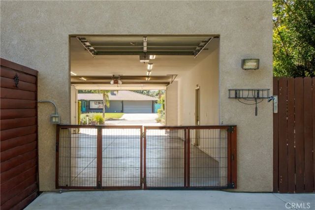 1560 Carnation Way, Upland, CA 91786