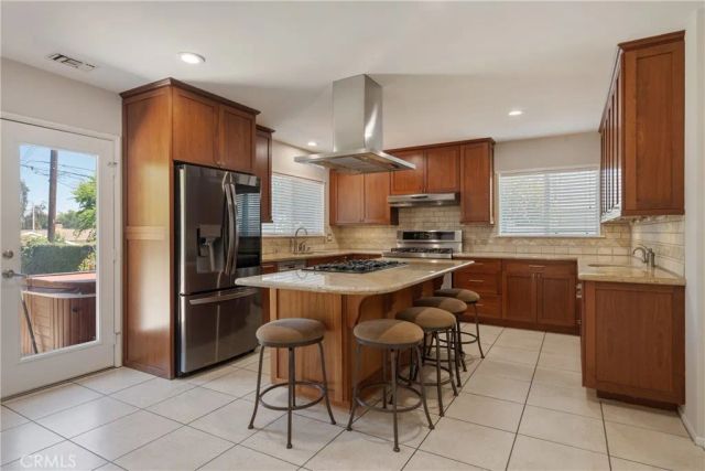 1560 Carnation Way, Upland, CA 91786