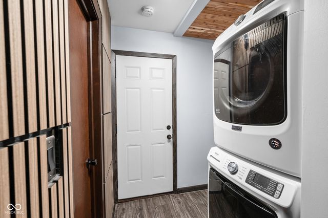 9216 Homeside Drive, Indianapolis, IN 46250