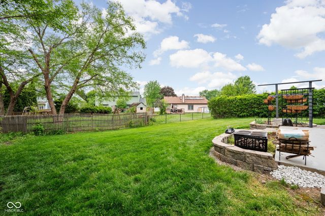 9216 Homeside Drive, Indianapolis, IN 46250