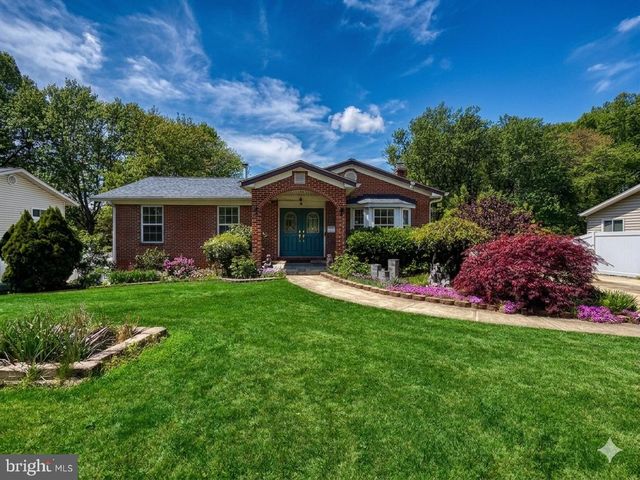 7839 HERITAGE DR, Annandale, VA 22003