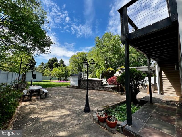 7839 HERITAGE DR, Annandale, VA 22003