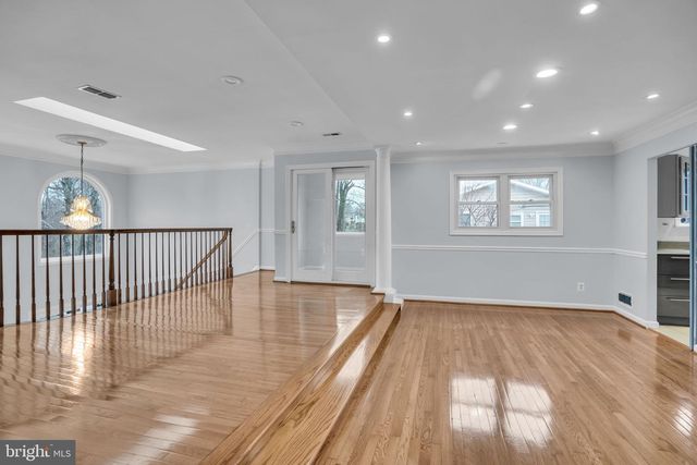 7839 HERITAGE DR, Annandale, VA 22003